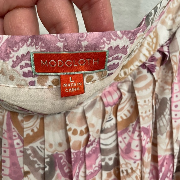 Pleated Shell ModCloth Skirt - Picture 4 of 4